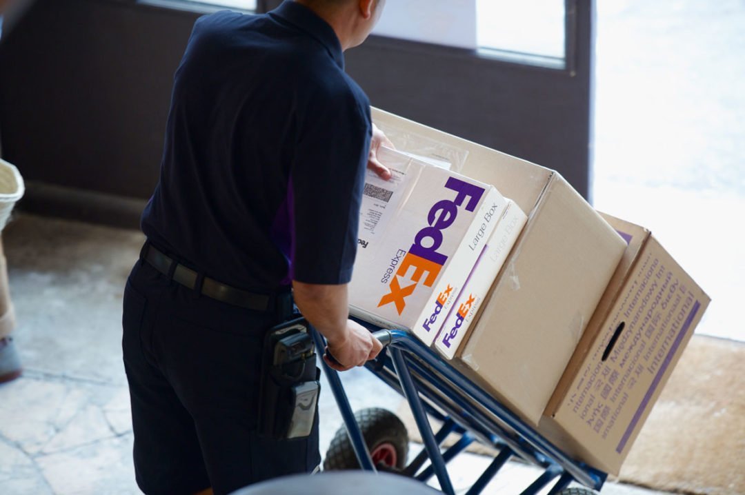 fedex-boxes_courier-master_dm_13_003_04_02_02_242_160-110-11